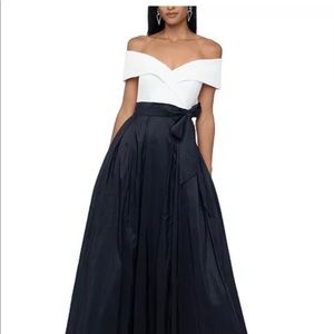 XSCAPE NWOTOff the shoulder colorbloked gown SizeM